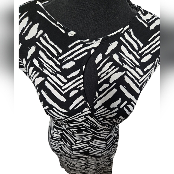 Apt. 9 Black And White Midi Dress Size MEDIUM - Picture 5 of 8